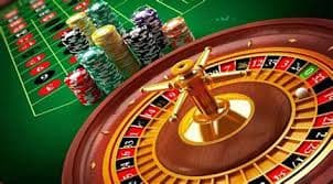 မြန်မာကစားသမားများ triplenine App သုံး၍ Live Casino ကစားနေသောမြင်ကွင်း